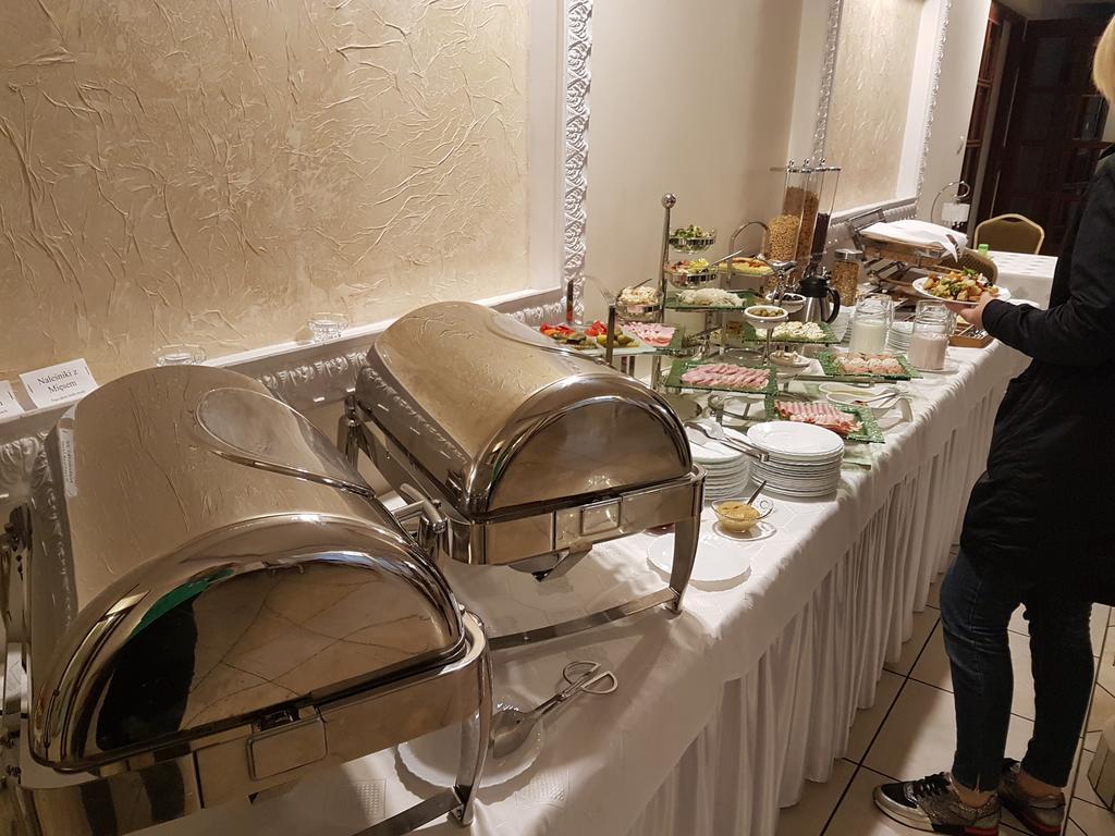 Porosły Belwederアパートホテル エクステリア 写真